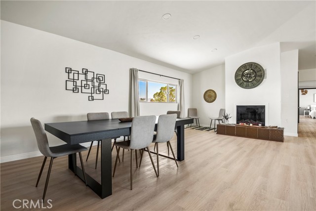 Detail Gallery Image 4 of 38 For 9150 10th Ave, Hesperia,  CA 92345 - 6 Beds | 3 Baths