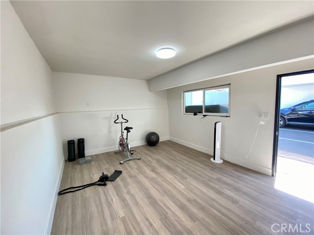 11347 Emelita Street photo 6