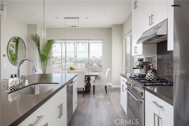 Detail Gallery Image 8 of 24 For 72 Ebb Tide Cir, Newport Beach,  CA 92663 - 3 Beds | 3/1 Baths