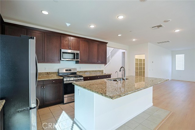 Detail Gallery Image 9 of 45 For 1461 Pluto Ct, Beaumont,  CA 92223 - 4 Beds | 3 Baths