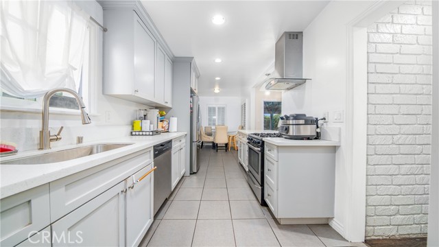 Detail Gallery Image 8 of 20 For 15852 Index St, Granada Hills,  CA 91344 - 3 Beds | 2 Baths