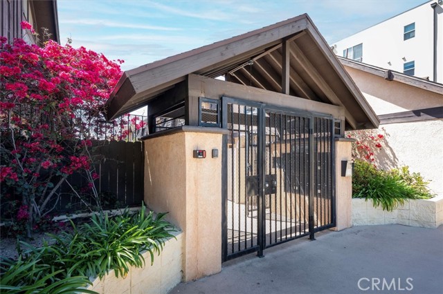 Detail Gallery Image 34 of 34 For 5461 Newcastle Ave #8,  Encino,  CA 91316 - 2 Beds | 2/1 Baths