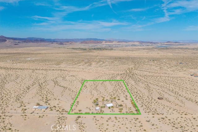 380 Mack Lane, 29 Palms CA: https://media.crmls.org/medias/d0ef12f0-137b-42bb-941b-4fac57aebbde.jpg