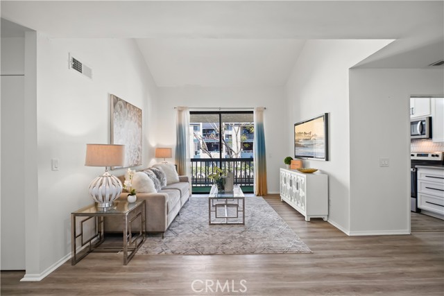 Detail Gallery Image 6 of 65 For 4041 via Marisol #313,  Los Angeles,  CA 90042 - 2 Beds | 2 Baths