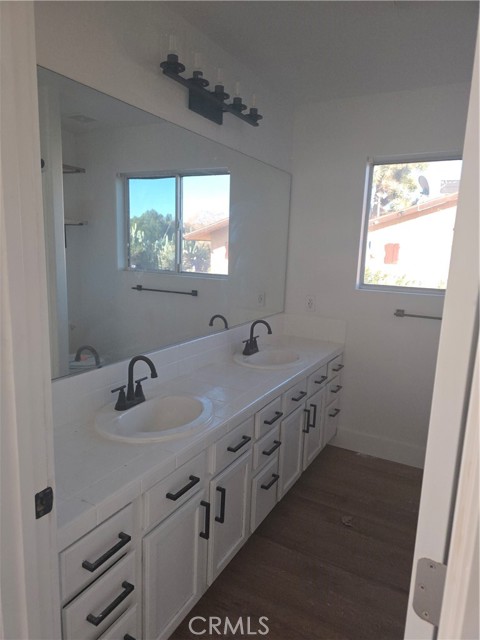 Detail Gallery Image 10 of 19 For 57336 Crestview Dr, Yucca Valley,  CA 92284 - 4 Beds | 2 Baths