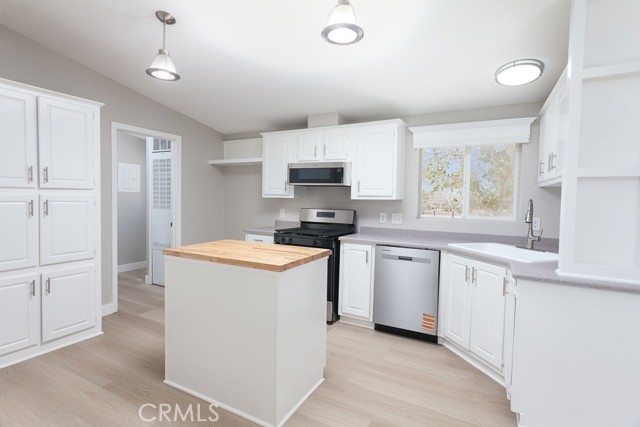 Detail Gallery Image 10 of 25 For 45310 200th St, Lancaster,  CA 93535 - 3 Beds | 2 Baths