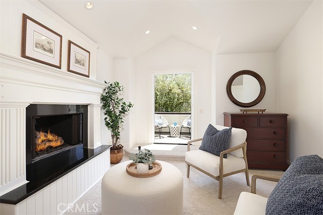 Detail Gallery Image 13 of 23 For 411 Snug Harbor Rd, Newport Beach,  CA 92663 - 5 Beds | 4/1 Baths