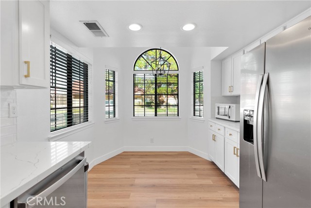 11722 Oak Street, Apple Valley CA: https://media.crmls.org/medias/d0f11da5-b7a5-40f7-89c2-3cf27e63bcdf.jpg