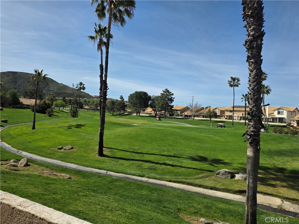 https://media.crmls.org/medias/d0f151b8-2335-4cef-96b8-94dfb4975fd1.jpg?preset=X-Large