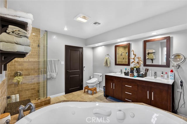 Detail Gallery Image 37 of 75 For 5526 Fulton, Sherman Oaks,  CA 91401 - 3 Beds | 3 Baths