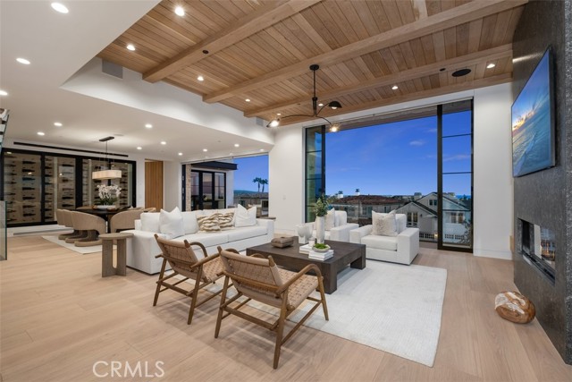Detail Gallery Image 26 of 59 For 302 Kings Rd, Newport Beach,  CA 92663 - 6 Beds | 8/1 Baths
