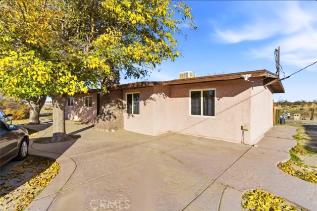 Detail Gallery Image 7 of 39 For 19449 Chamisal, Adelanto,  CA 92301 - 4 Beds | 2 Baths