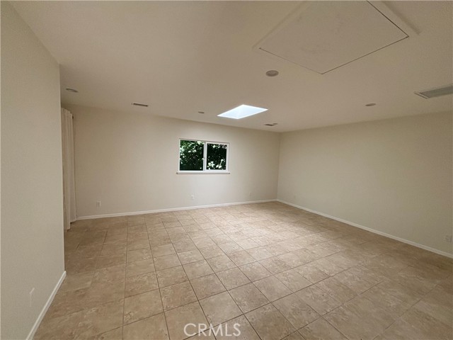 21327 De La Osa, Woodland Hills CA: https://media.crmls.org/medias/d0f2668a-9775-4eea-93ac-54eeefad4497.jpg
