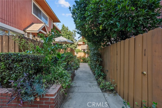 14265 Terra Bella St, Panorama City CA: https://media.crmls.org/medias/d0f26e70-1d56-4a40-90a5-fd18fe55eee5.jpg