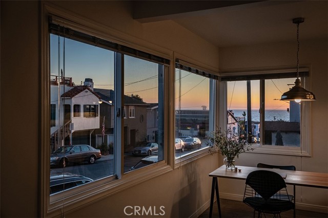 Detail Gallery Image 17 of 19 For 231 Longfellow Ave, Hermosa Beach,  CA 90254 - 4 Beds | 2 Baths