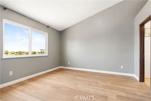8305 Pioneer Drive, Bakersfield CA: https://media.crmls.org/medias/d0f388d0-209a-4dbd-9441-431a2ff9088f.jpg