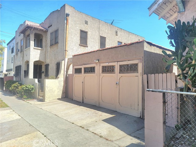 4214 Rosewood Avenue, Los Angeles CA: https://media.crmls.org/medias/d0f3aec6-370e-4470-9830-cdf481e1e303.jpg