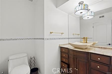 https://media.crmls.org/medias/d0f5426f-a12a-4c5b-8e80-0908aa792678.jpg?preset=X-Large