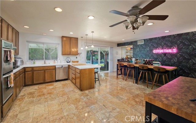 Detail Gallery Image 10 of 30 For 21330 San Jose St, Chatsworth,  CA 91311 - 4 Beds | 2 Baths