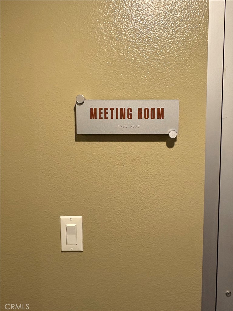 https://media.crmls.org/medias/d0f6052b-1c59-4ef6-a407-cd395b7f7365.jpg?preset=X-Large