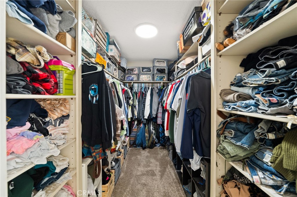 https://media.crmls.org/medias/d0f6591c-d59f-4b7b-a397-7d59300805ae.jpg?preset=X-Large