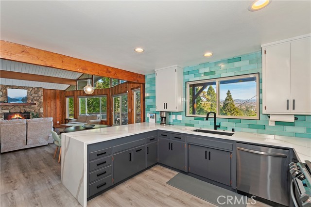 Detail Gallery Image 14 of 54 For 762 Zurich Dr, Lake Arrowhead,  CA 92352 - 4 Beds | 2/1 Baths