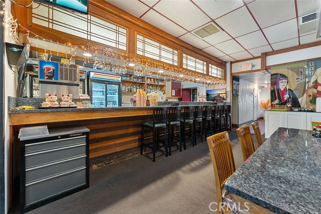 320 W Foothill Blvd, Upland CA: https://media.crmls.org/medias/d0f926df-ecd1-4f3a-9311-903b21dc02cf.jpg