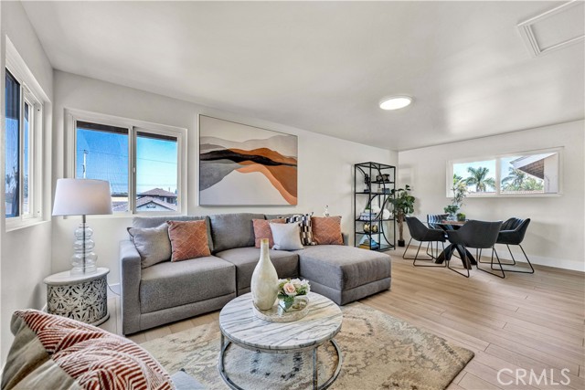 16761 Montclair Lane, Huntington Beach CA: https://media.crmls.org/medias/d0fa1cde-f2b9-443b-bc44-7f6b5cb8f201.jpg