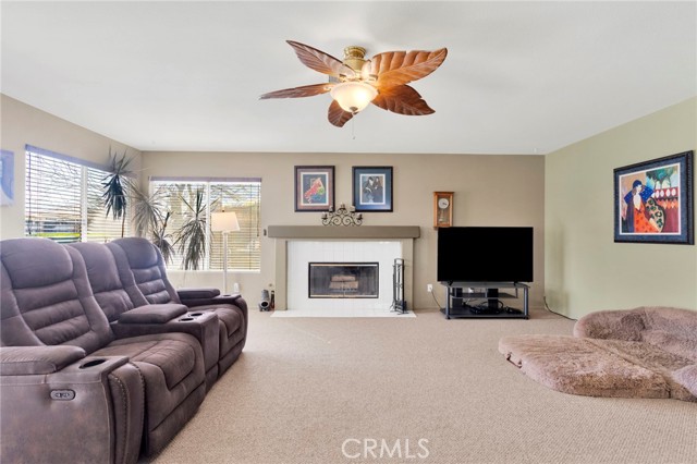 Detail Gallery Image 13 of 71 For 19149 San Jacinto Way, Apple Valley,  CA 92308 - 5 Beds | 3 Baths