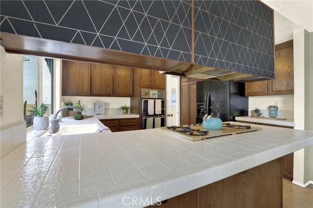 18417 Mount Kristina Street, Fountain Valley CA: https://media.crmls.org/medias/d0fa98ea-0b2b-4b7a-b29d-70580979031e.jpg