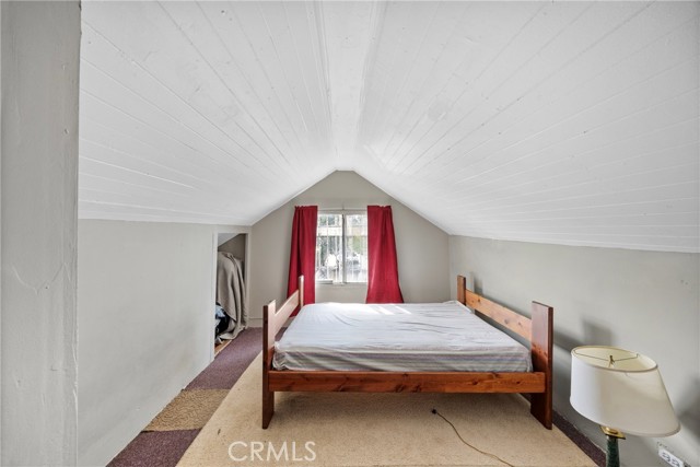 341 W 42nd St, Los Angeles CA: https://media.crmls.org/medias/d0fb6ba9-ba59-4568-8b54-7c4528c684b7.jpg