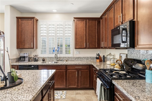 Detail Gallery Image 18 of 51 For 3826 Bur Oak, San Bernardino,  CA 92407 - 4 Beds | 3 Baths