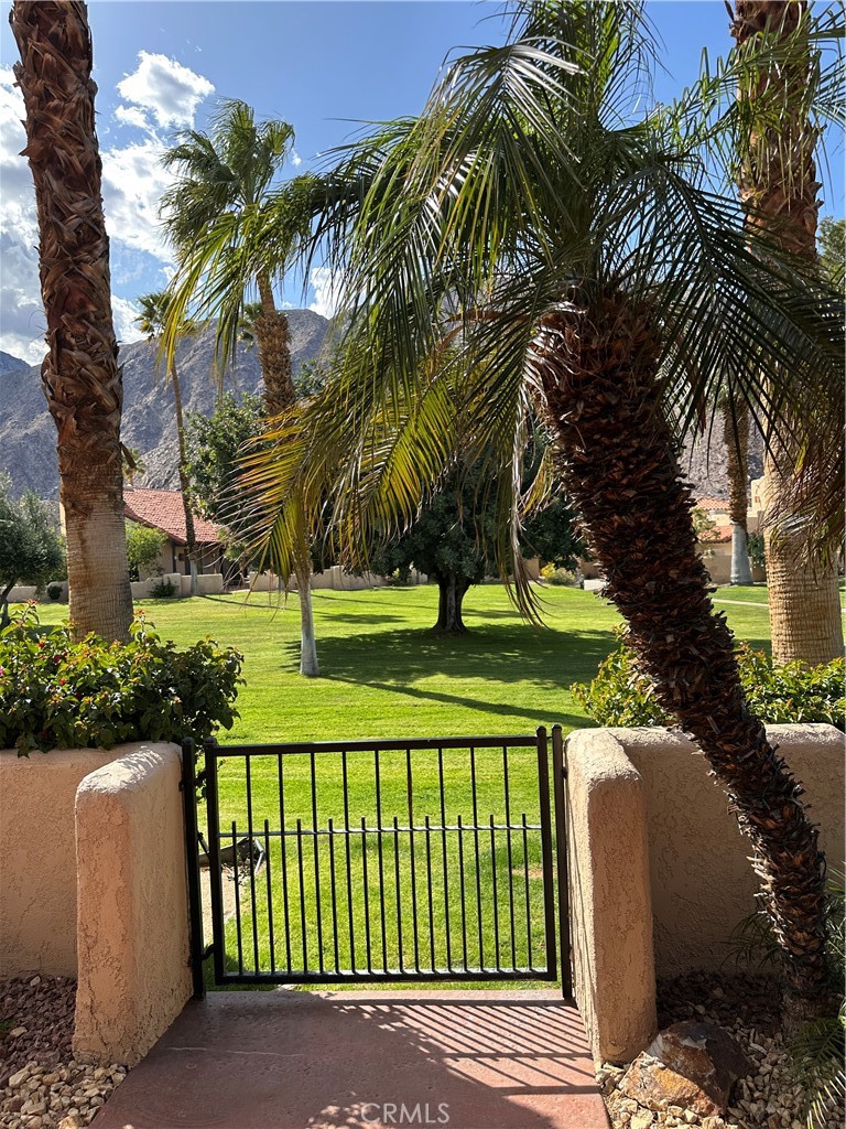 https://media.crmls.org/medias/d0fc5f31-5d0e-4d17-8aae-72971a6e9a5d.jpg?preset=X-Large