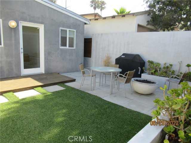 656 Rosecrans Avenue, Manhattan Beach, California 90266, 3 Bedrooms Bedrooms, ,1 BathroomBathrooms,Residential,Sold,Rosecrans,SB22143414