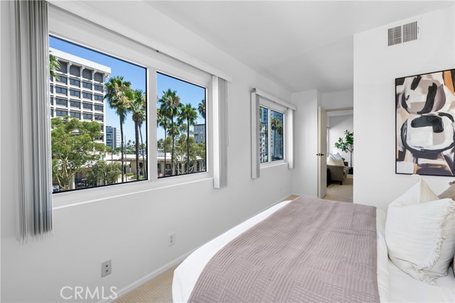 Detail Gallery Image 10 of 39 For 525 E Seaside Way #402,  Long Beach,  CA 90802 - 1 Beds | 1 Baths