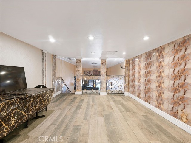 138 N San Fernando Boulevard, Burbank CA: https://media.crmls.org/medias/d0fce29a-6dd5-4893-bcdd-ad8e2d811d22.jpg
