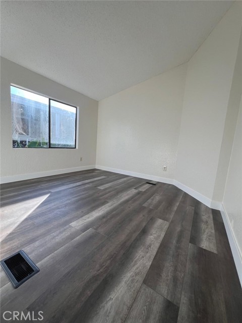 Detail Gallery Image 12 of 26 For 320 N Park Vista St #177,  Anaheim,  CA 92806 - 3 Beds | 2 Baths