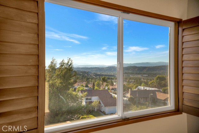 18665 Pad Court, Newhall CA: https://media.crmls.org/medias/d1002eef-d36c-4e12-80cf-f5d6539ddd3a.jpg