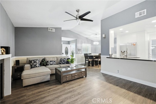 Detail Gallery Image 7 of 31 For 37525 Christina Ct, Palmdale,  CA 93552 - 3 Beds | 2 Baths