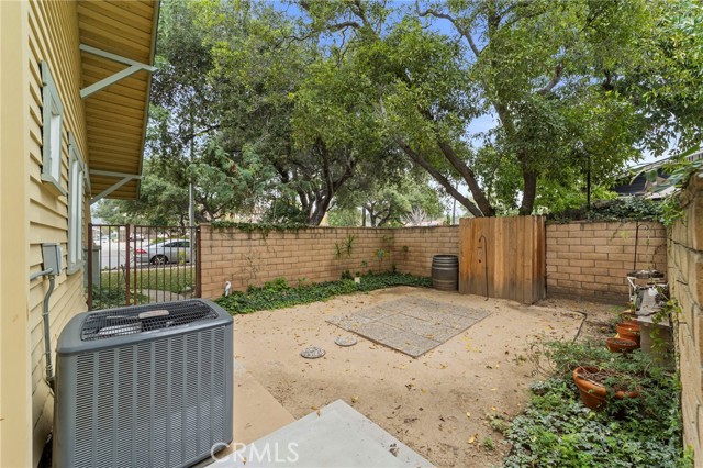 Detail Gallery Image 25 of 32 For 316 E Foothill Bld, Glendora,  CA 91741 - 3 Beds | 2 Baths