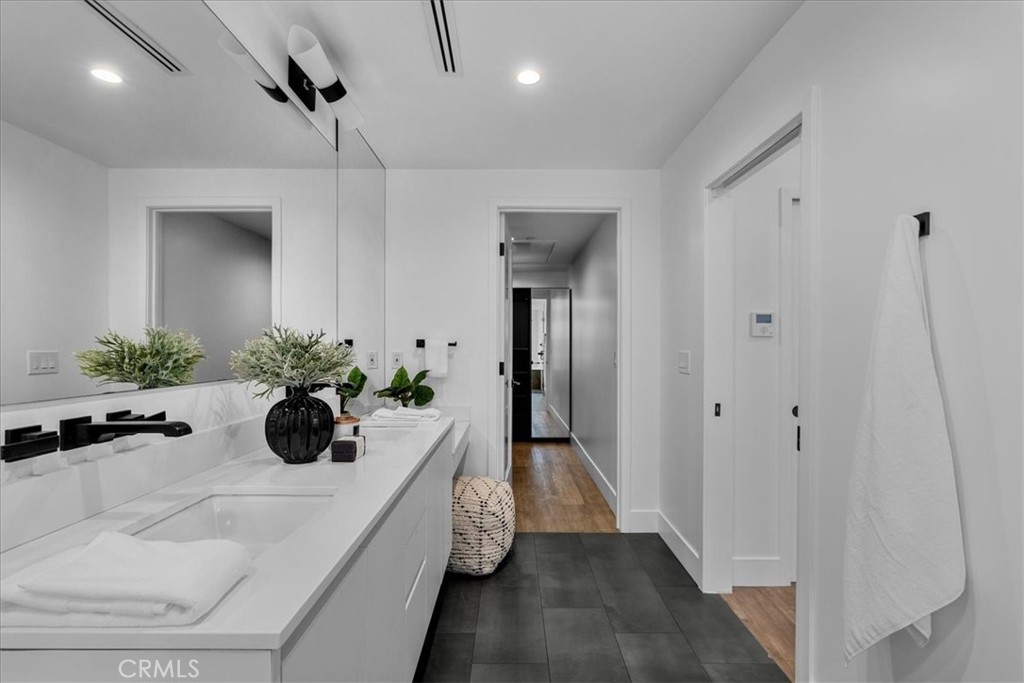 MLS #SB25034214 img 25