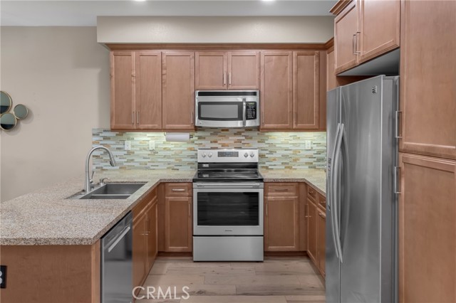 Detail Gallery Image 11 of 33 For 9311 Alondra Bld #5,  Bellflower,  CA 90706 - 3 Beds | 3 Baths