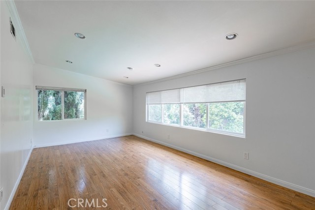 Detail Gallery Image 28 of 41 For 24526 Calvert St, Woodland Hills,  CA 91367 - 3 Beds | 3 Baths