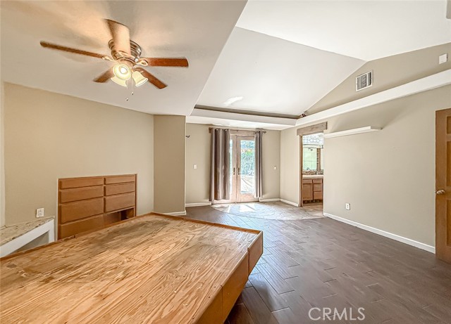 8835 Monogram Avenue, North Hills CA: https://media.crmls.org/medias/d102f0f7-651a-4327-9ae9-06fcc3b94987.jpg