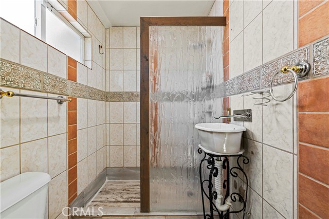 3916 Carnavon Way, Los Angeles CA: https://media.crmls.org/medias/d102fee9-999a-4079-b16f-23d50172bd11.jpg