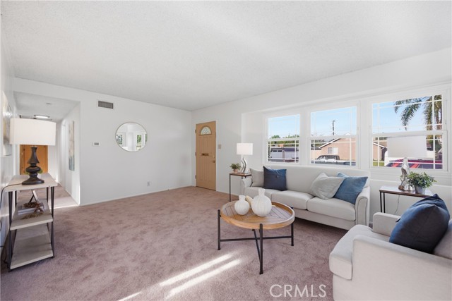 Detail Gallery Image 7 of 31 For 10826 Blucher, Granada Hills,  CA 91344 - 3 Beds | 2 Baths