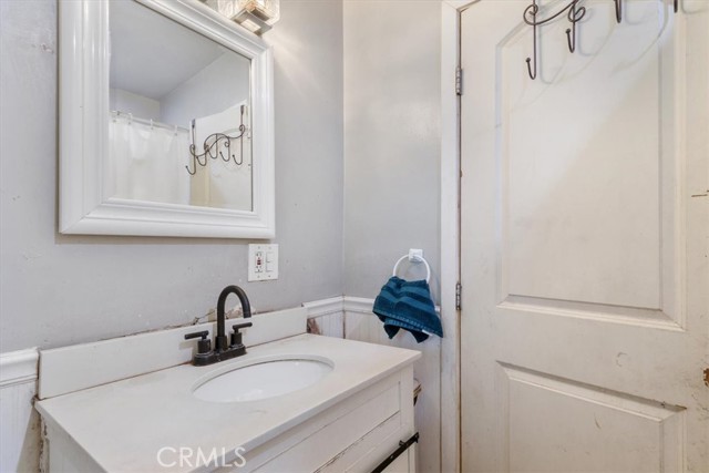 13273 Sunburst Street, Pacoima CA: https://media.crmls.org/medias/d10317ce-b38b-45f5-b8f4-065355d5f600.jpg