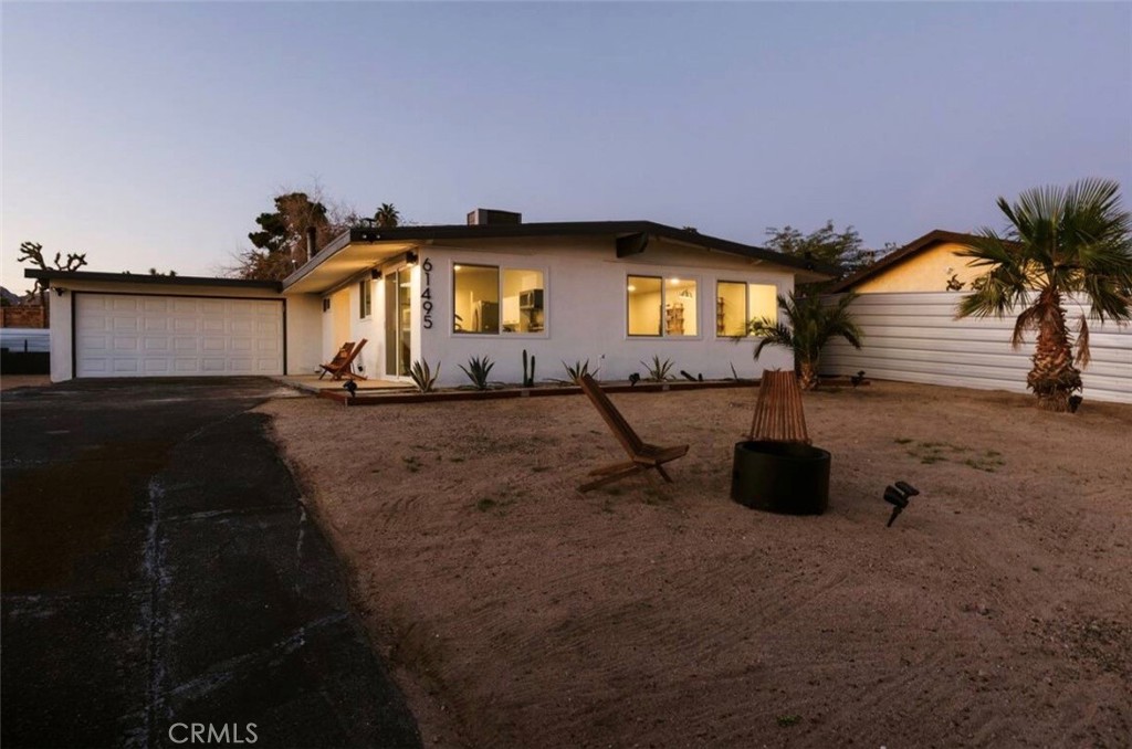 61495 La Jolla Drive