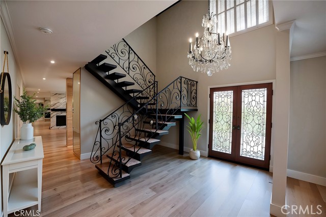 Detail Gallery Image 4 of 22 For 3551 Westfall Dr, Encino,  CA 91436 - 4 Beds | 2/2 Baths