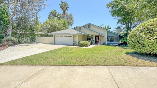 2210 Black Oak Pl, Riverside, CA 92506